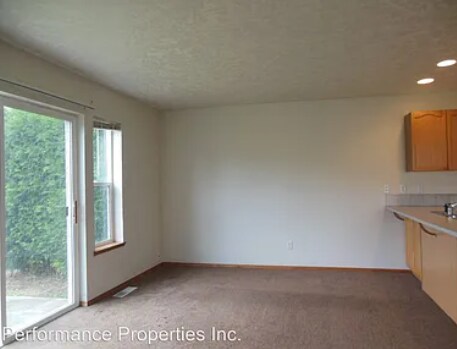 Foto del edificio - 3625 NE 157th Ave