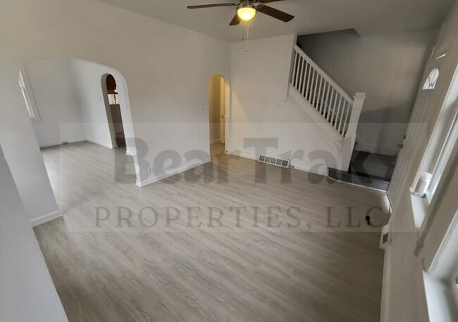 Building Photo - 13 4th St