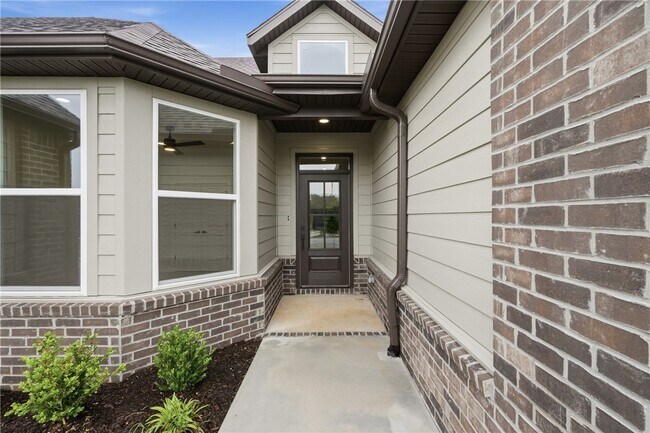 Building Photo - 1229 Bunker Dr