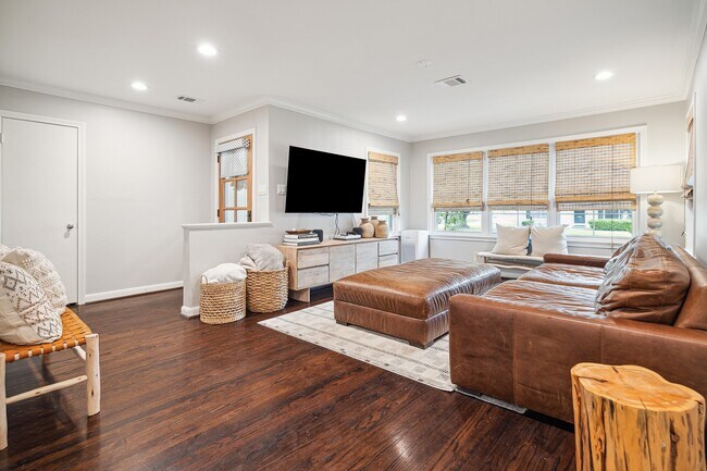 Foto del edificio - 8511 Greenbush St
