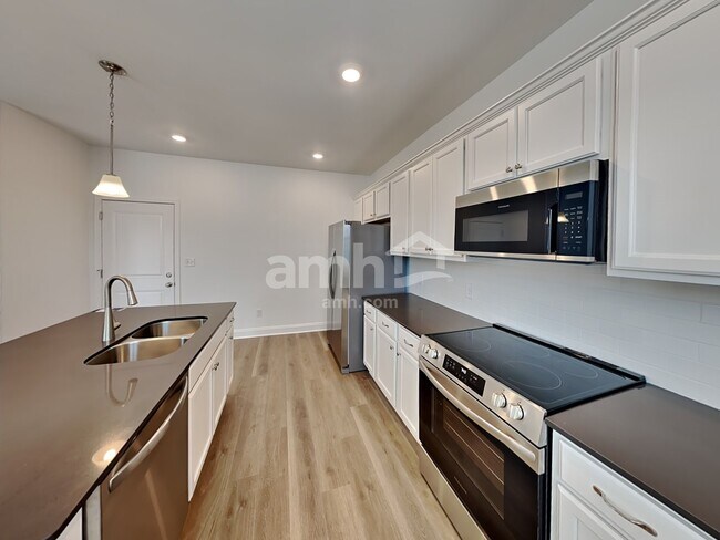 Foto del edificio - 944 Heritage Blvd