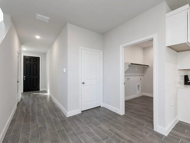 Building Photo - 1820 Acosta Dr