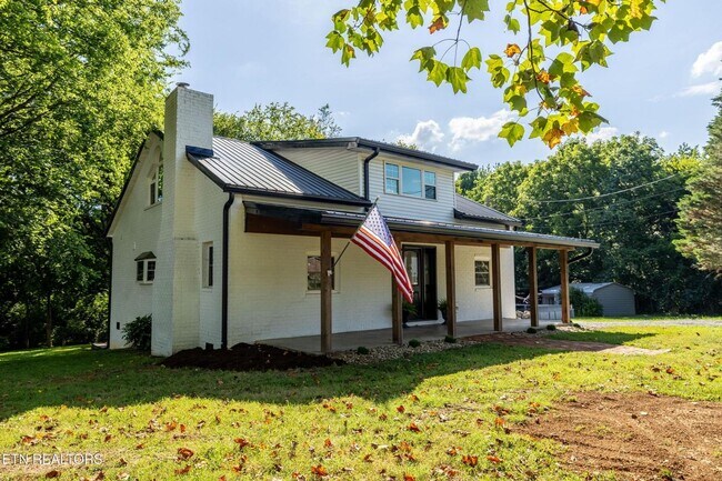Building Photo - Maryville 37803 - COMING SOON 3 bedroom 2 bath - Furnished or Unfurnished - call Tom Parry 865-60...