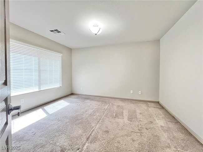 Foto del edificio - 8077 Misty Canyon Ave