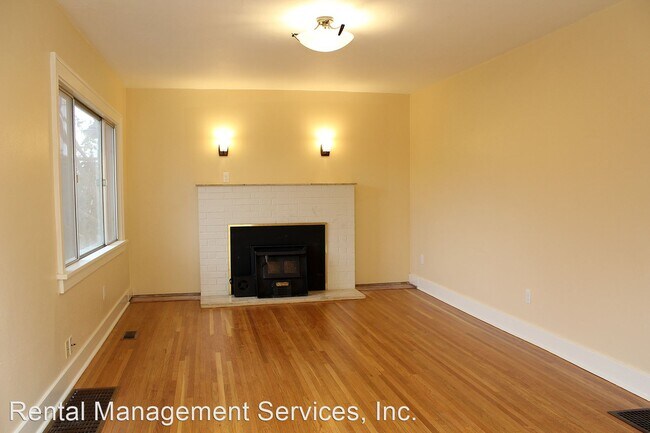 Foto del edificio - 2 br, 1 bath House - 3423 NE 54th Avenue
