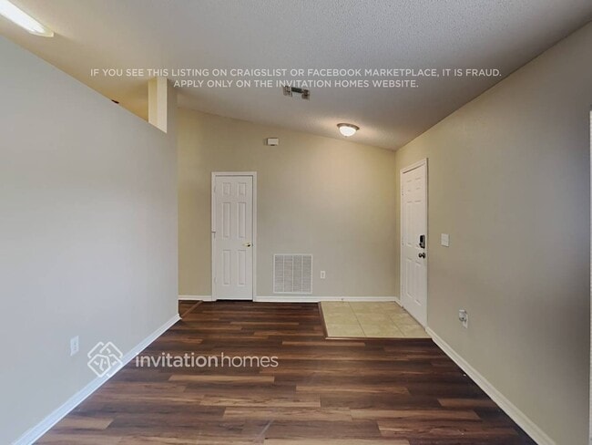 Building Photo - 2655 Green Valley Dr