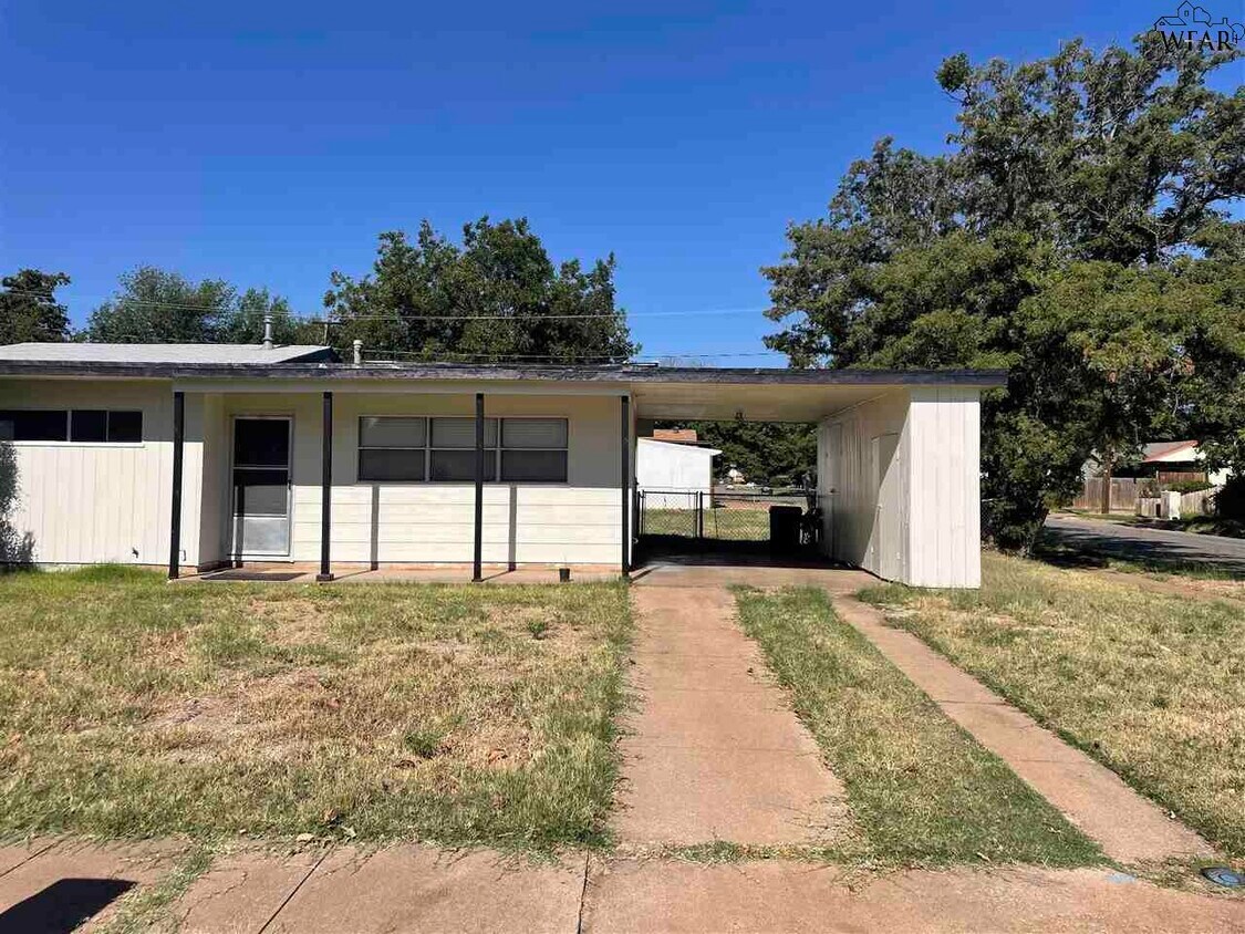 Foto principal - 4300 Barnett Dr