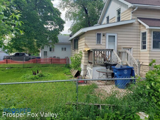 Building Photo - 3 br, 1 bath House - 1117 Michigan St