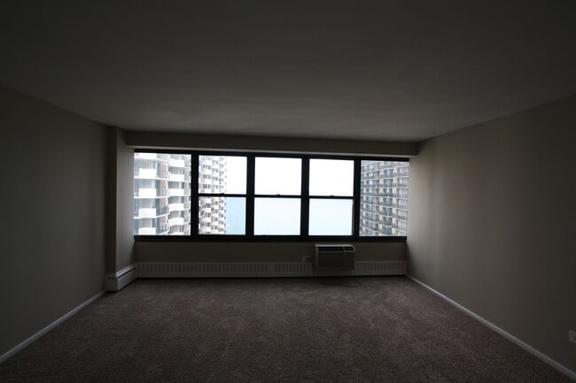 Foto del edificio - 6030 N Sheridan Rd