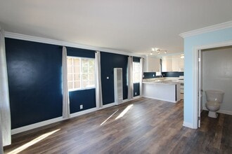 Building Photo - 3221 Commercial St