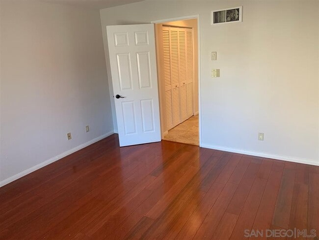 Building Photo - 7405 Charmant Dr