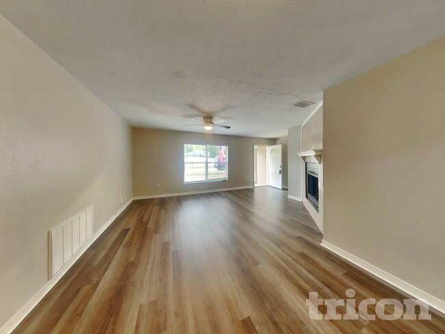 Foto del edificio - 2218 Village Ct