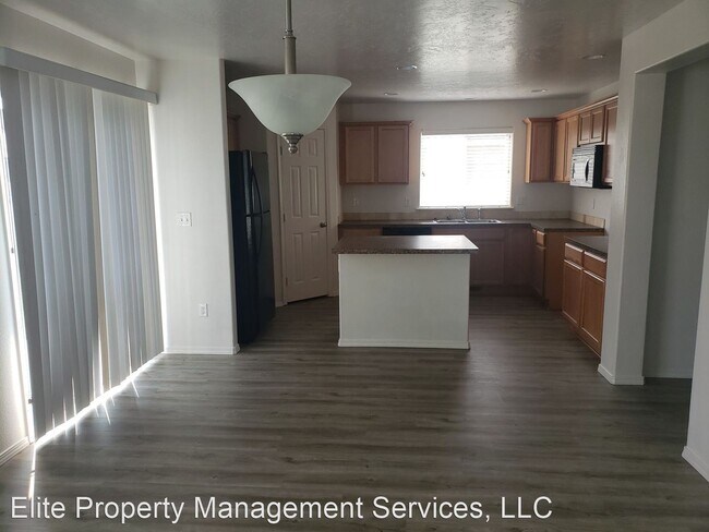 Building Photo - 4 br, 2.5 bath House - 764 N Oxwich Avenue