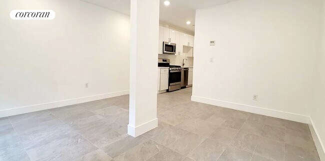Foto del edificio - 352 W 123rd St
