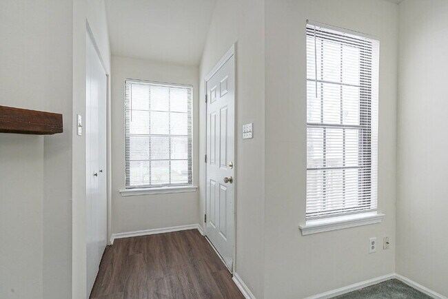 Foto del edificio - 4526 Concord Pl