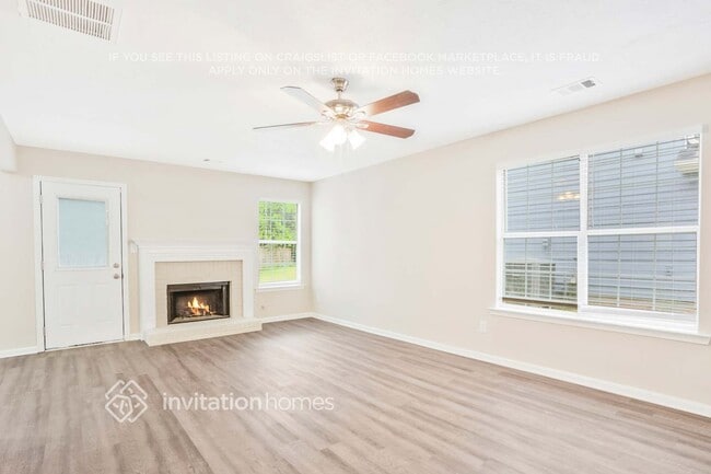 Building Photo - 3718 Oakwood Manor Ct