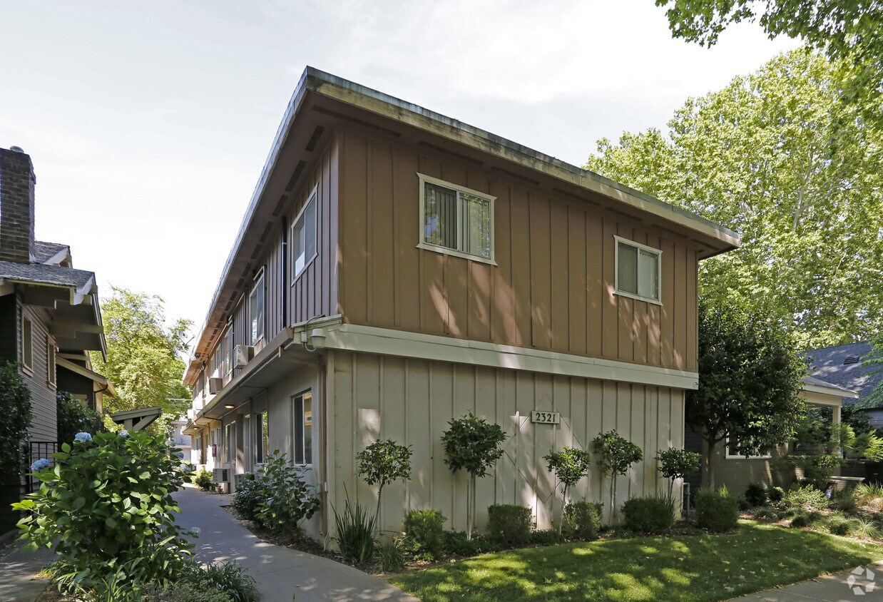 Primary Photo - 2321 D St