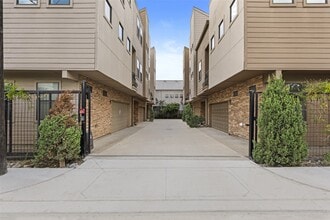 Building Photo - 1420 Wilson St