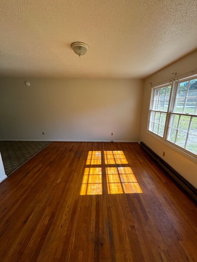 Foto del edificio - 1337 N Lafayette St