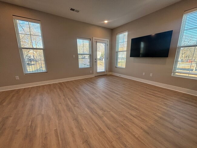 Building Photo - Mission Flats Apartments