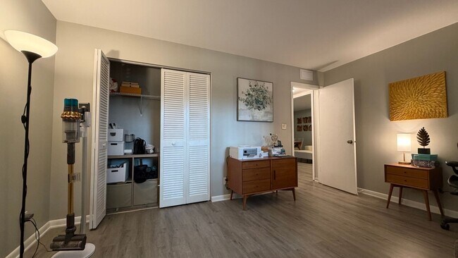 Foto del edificio - 610 Tennis Club Dr