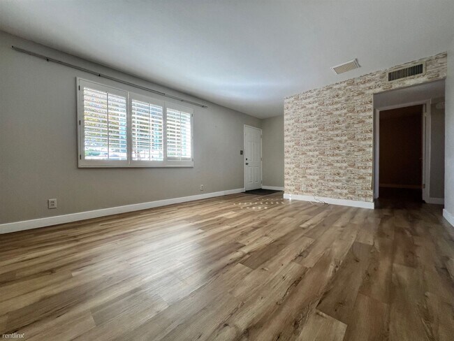 Building Photo - 3 br, 2 bath House - 6922 East Windsor Avenue