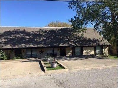 Primary Photo - 309 N Fairview St