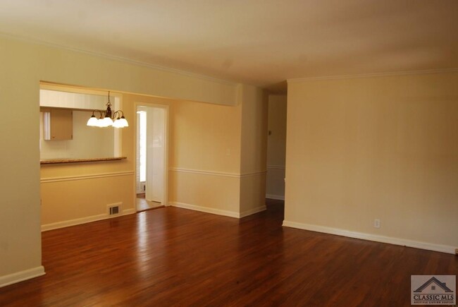 Building Photo - 160 Harold Dr