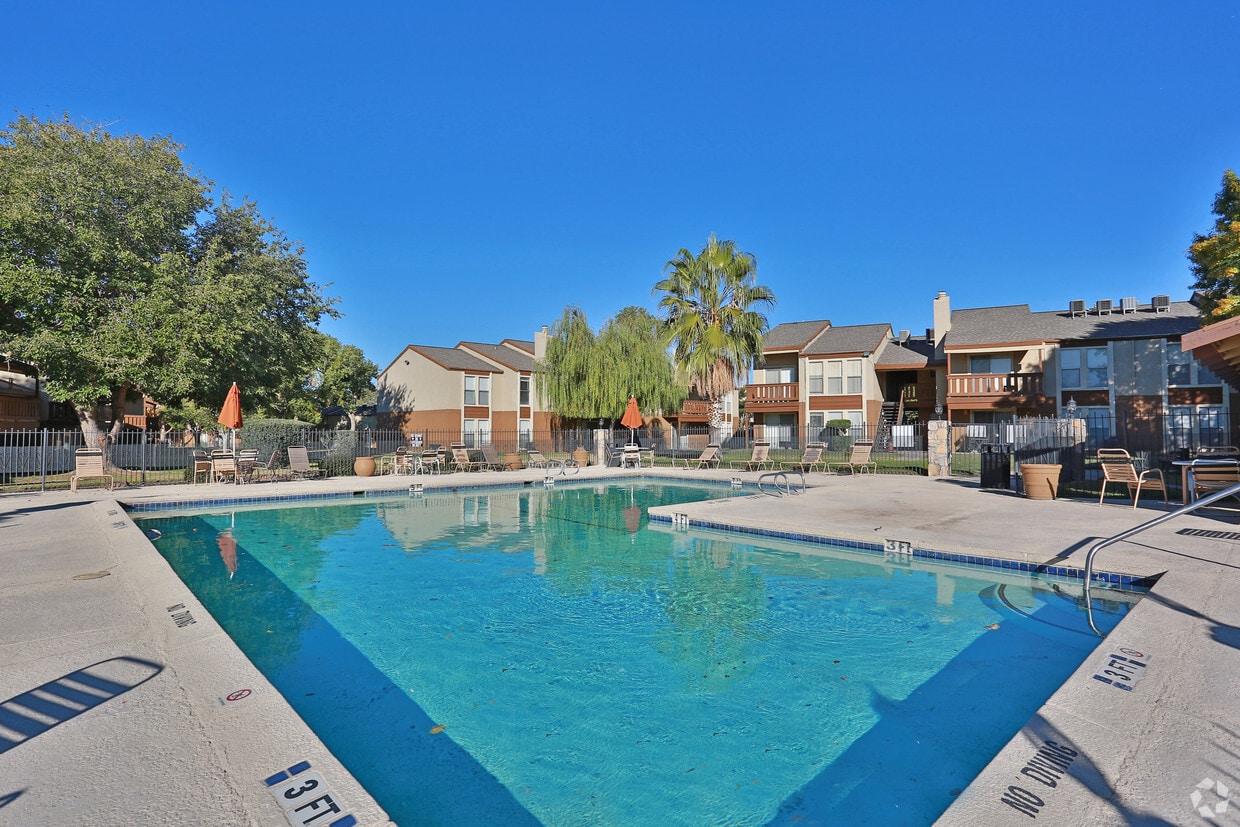 SUN HOLLOW Apartments El Paso, TX