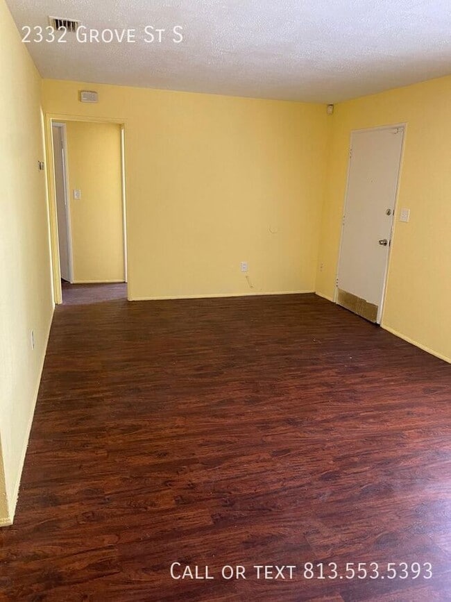 Photo - 2332 Grove St S House