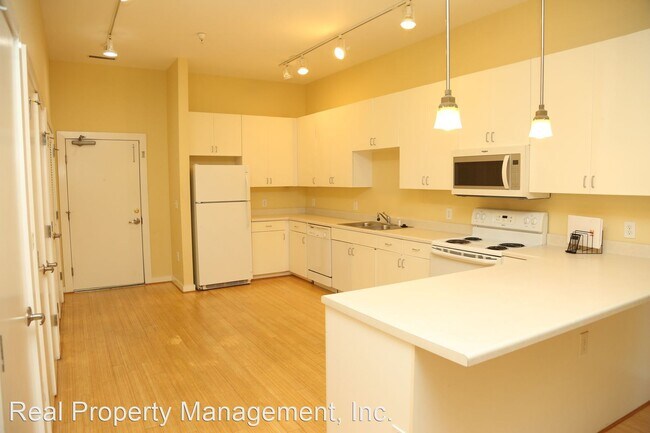 Foto del edificio - 2 br, 2 bath House - 820 E High St, Apt #11