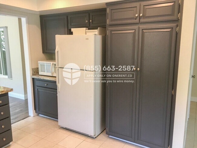 Foto del edificio - 5678 Antigua Blvd