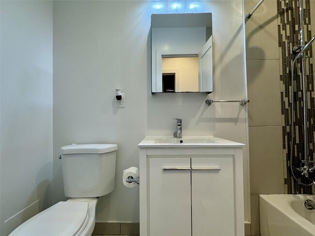 Foto del edificio - 68-56 76th St