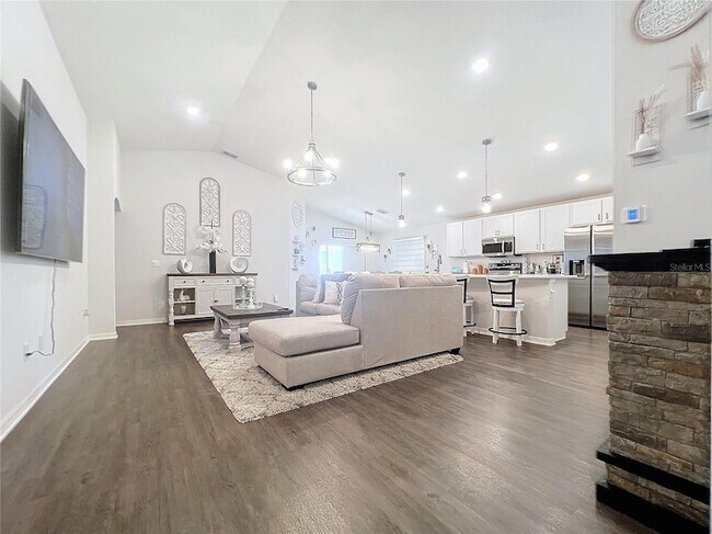 Building Photo - 2027 Dexter St