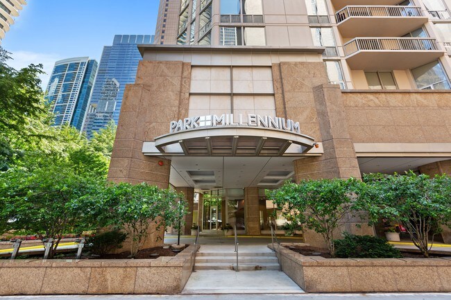 Foto del edificio - 222 N Columbus Dr