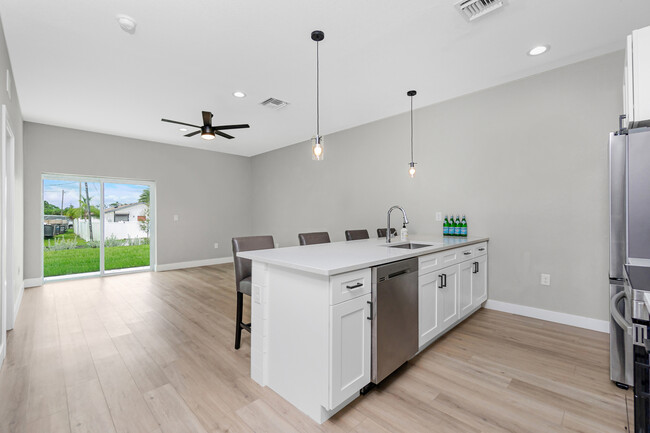 Spacious Countertop Seating - 10410 Pendleton Ave