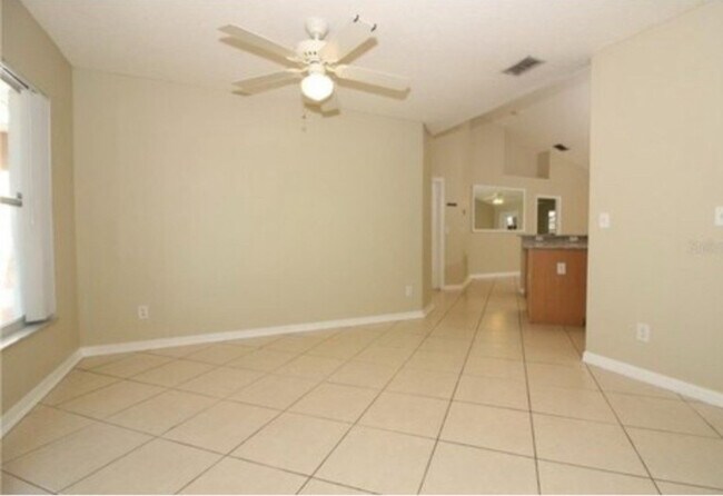 Foto del edificio - 305 Garden Oak Ct