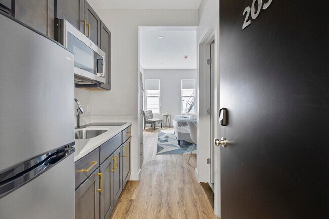 Building Photo - 149 Wickham Ave