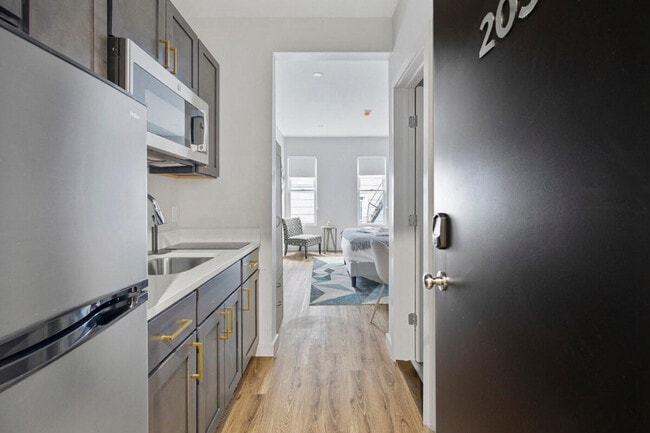 Building Photo - 149 Wickham Ave