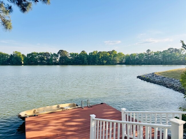 Building Photo - 5545 Bulls Bay Dr