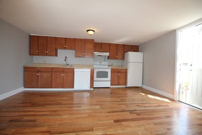 Building Photo - 319 Central Ave