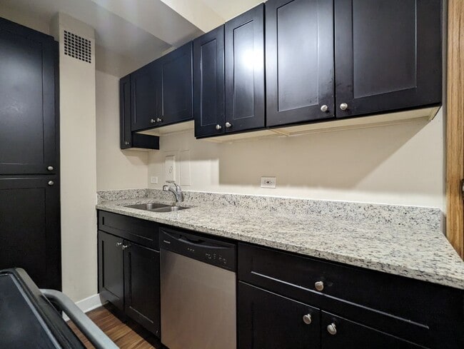 Building Photo - 4180 N Marine Dr