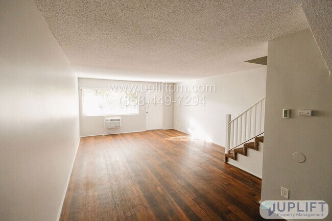 Foto del edificio - 5737 College Ave