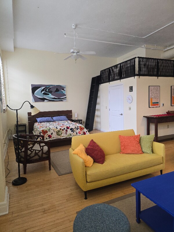 Foto del edificio - 100 Broadway Blvd NE