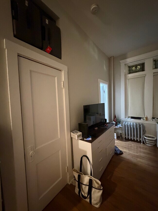 Foto del edificio - 38 Hemenway St