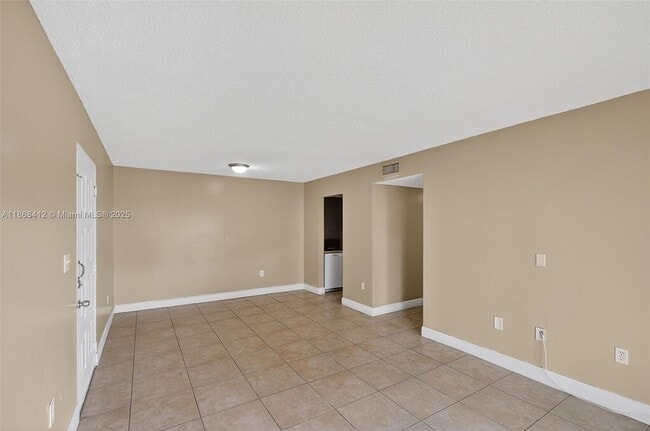Building Photo - 7421 SW 152nd Ave