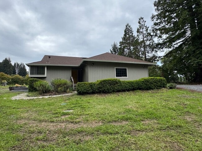 Foto del edificio - Two bedroom country charmer close to Occidental $2800.00
