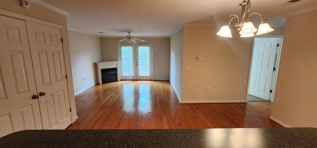 Building Photo - Great 2 Br 2Ba condo