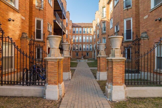 Foto del edificio - 1640 W Greenleaf Ave