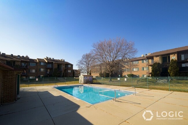 Foto del edificio - 4128 S Oak Meadows Dr